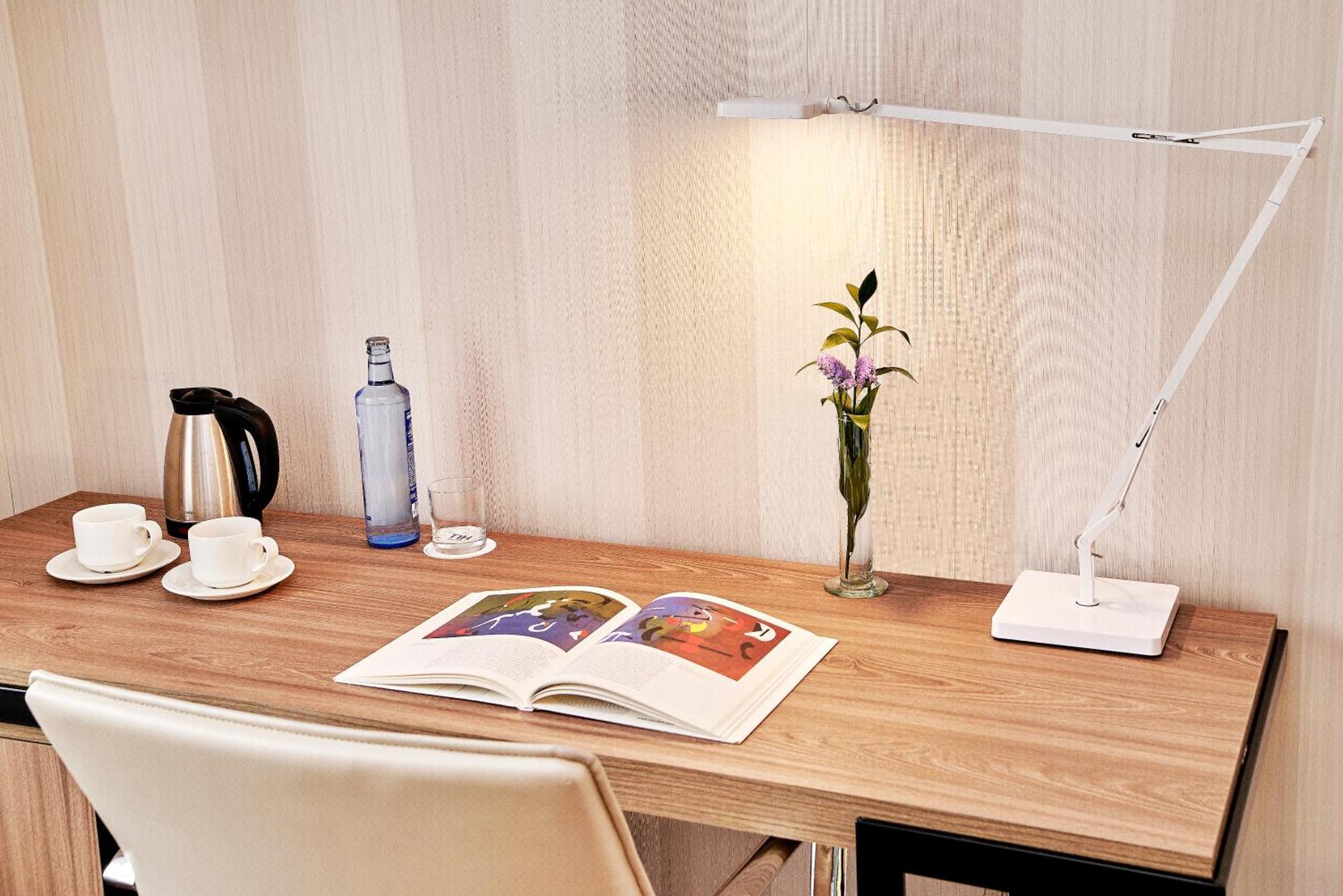 Nh Madrid Nacional Hotel Екстериор снимка